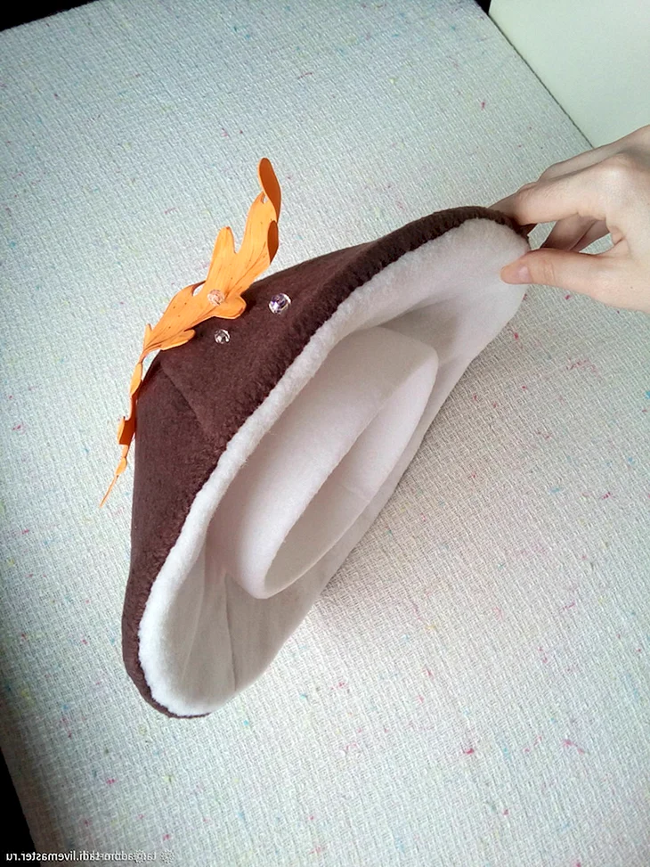 Шляпка гриба из поролона