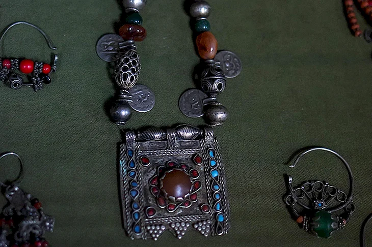 Старинные казахские украшения