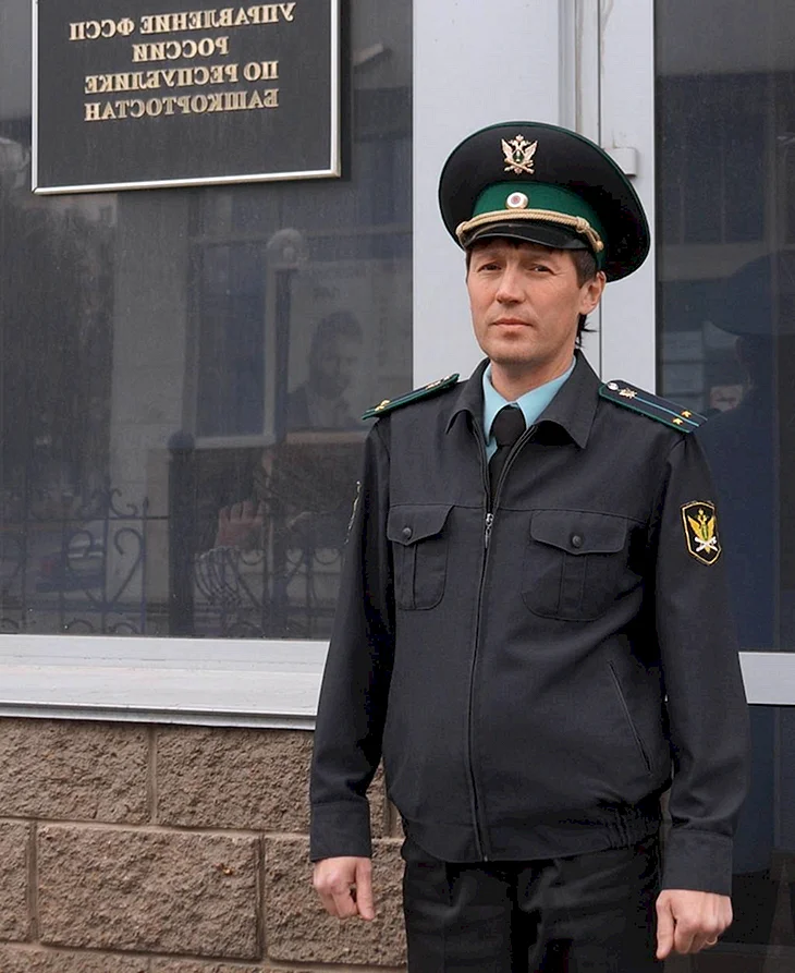 Судебный пристав Дусалинов Ильнур Радифович