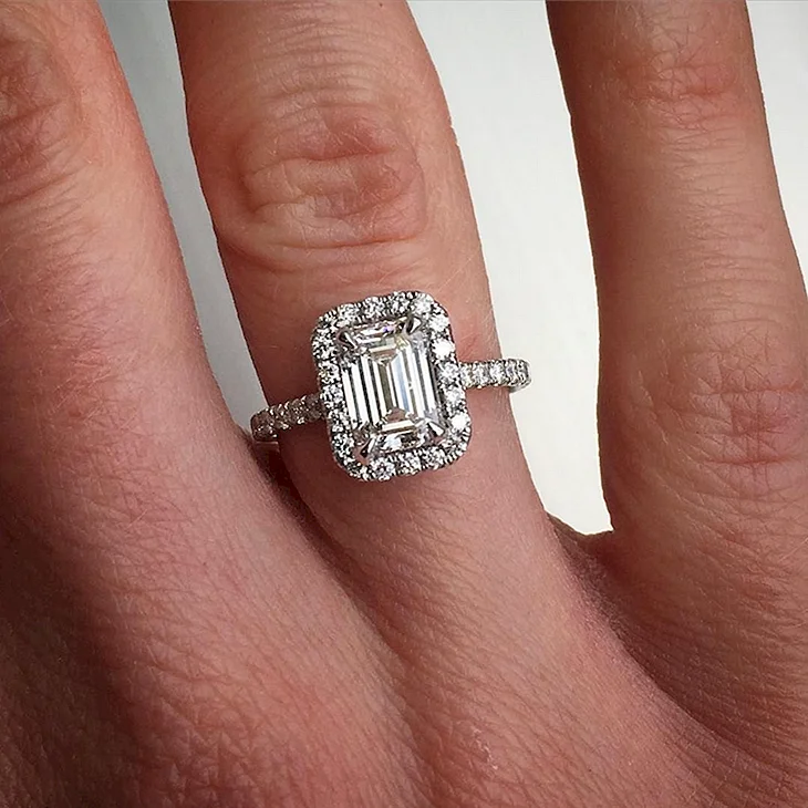 Tiffany кольцо с бриллиантом изумрудной огранки