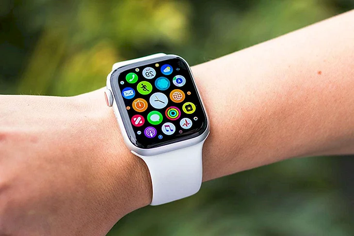 Умные часы Apple watch Series 3 38 мм бу