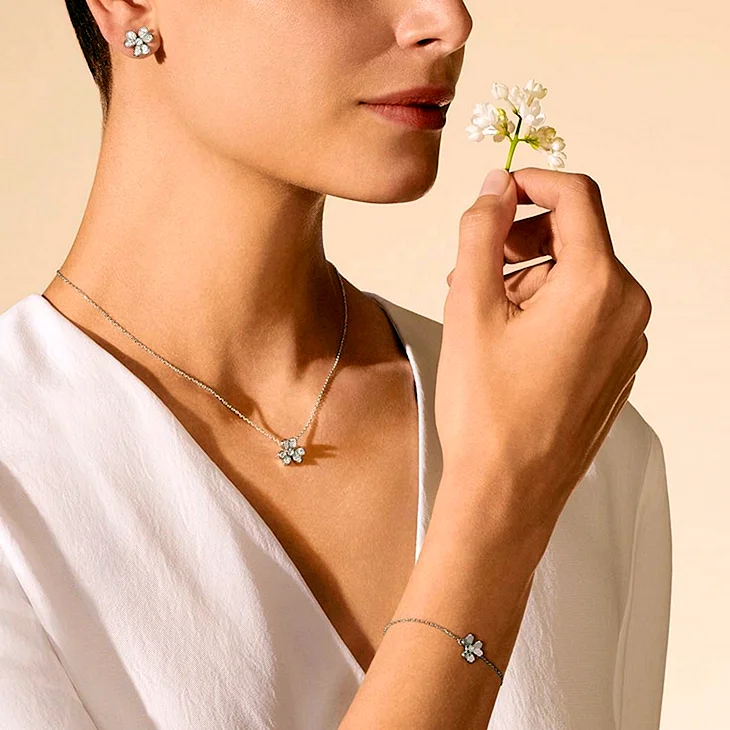 Van Cleef Arpels Frivole серьги