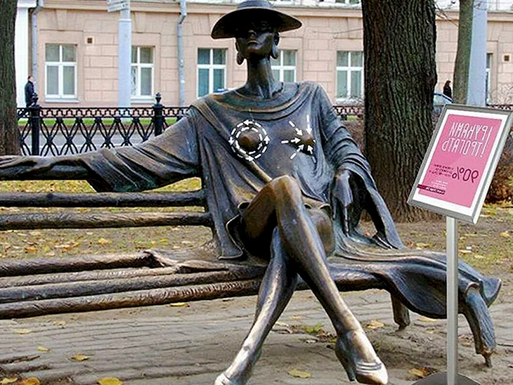 Женские памятники