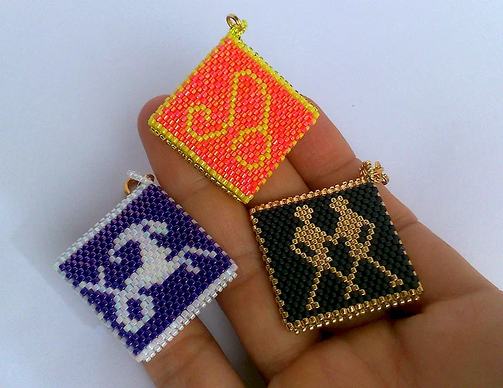 Значки из бисера