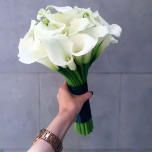 Букет невесты каллы