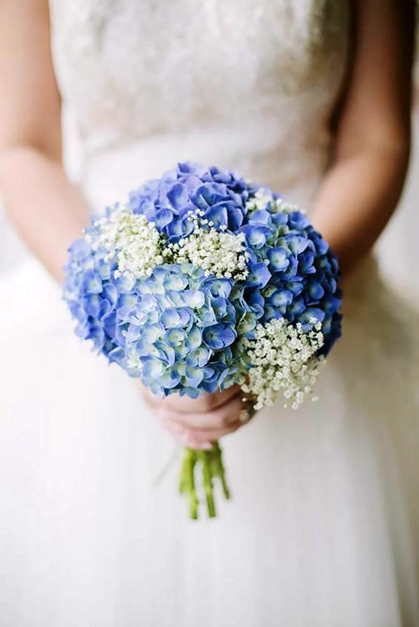Букет невесты синяя гортензия