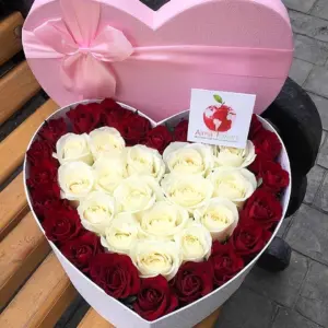 Букет цветов в виде сердца