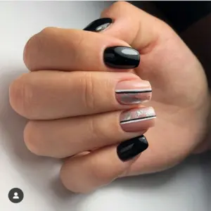 Черный маникюр с поллсами