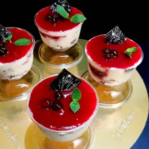Десерт с брусникой