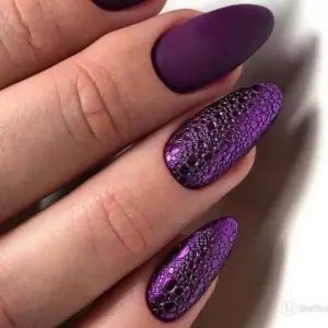 Фиолетовый матовый маникюр