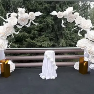 Фотозона на свадьбу большие цветы
