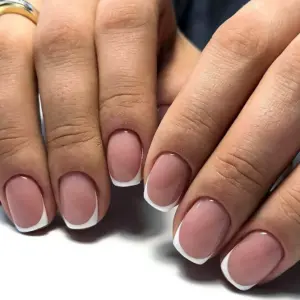 Французский маникюр на короткие ногти