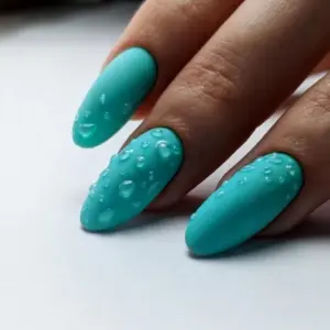 Капельки на ногтях