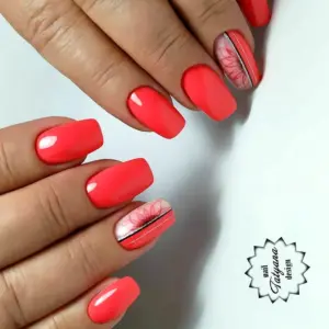 Коралловые ногти