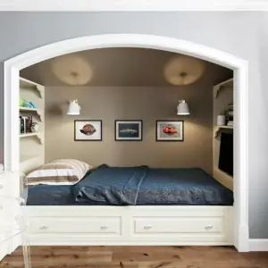 Кровать в алькове