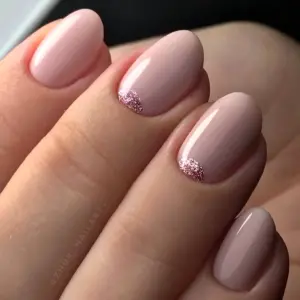 Маникюр на короткие ногти неж
