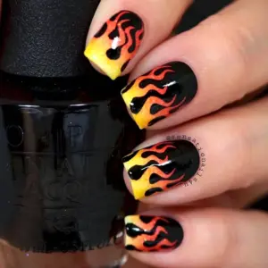 Маникюр огонь