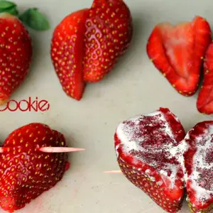 Сердце из клубники