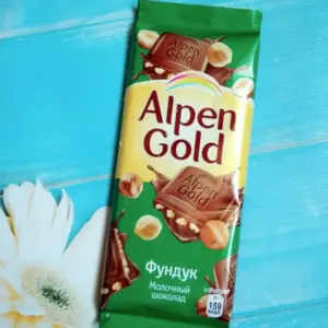 Шоколад Alpen Gold 90гр молочный фундук