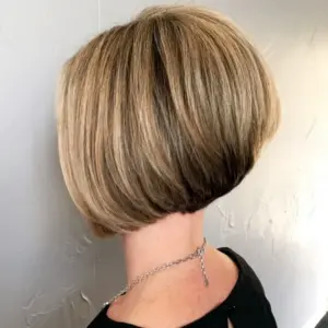 Стрижка Inverted Bob