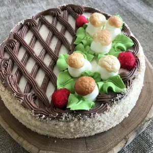 Торт корзинка с клубникой