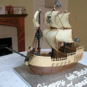 Торт в виде корабля
