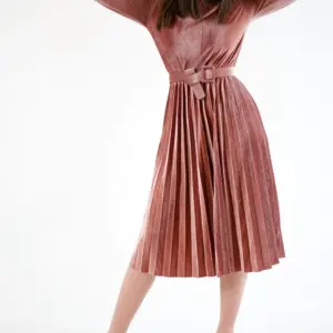 Zara платье 2020 с плиссировкой