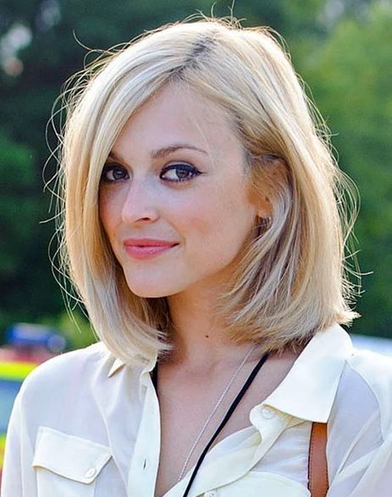 Medium blonde. Каре Лонг Боб. Карэ удлиненное каре блонд. Каре на светлые волосы.