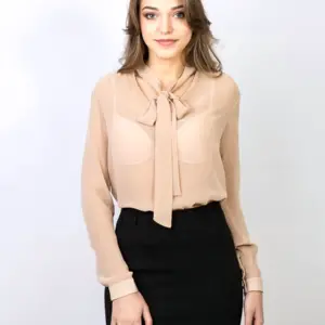 Блуза бежевая