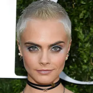 Cara Delevingne лысая