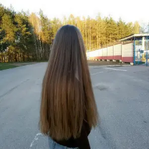 Длинные русые волосы