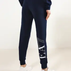 Ea7 Emporio Armani спортивный костюм женский