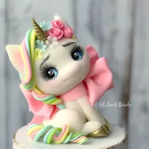 Фигурка из мастики единорожек