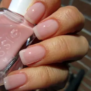 Лак Essie Sheer Fantasy