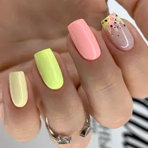 Маникюр на короткие квадратные ногти лето