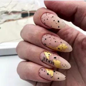 Маникюр перепелиное яйцо миндаль