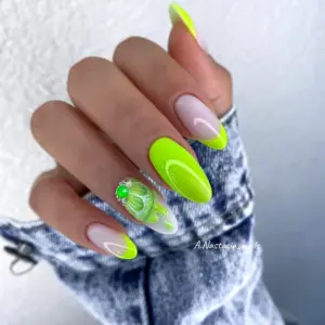 Маникюр с лаймами летний