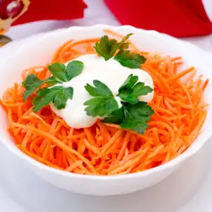 Морковный салат со сметаной