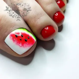 Педикюр с фруктами