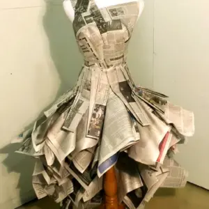 Платье из газет