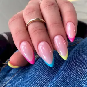 Цветной френч на миндалевидных ногтях