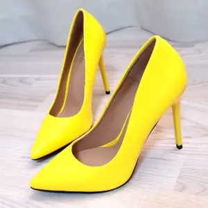 Желтые туфли лодочки