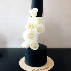 Антигравитационный свадебный торт