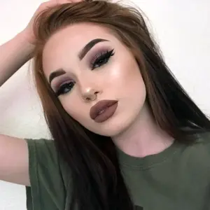 Красивые накрашенные девушки