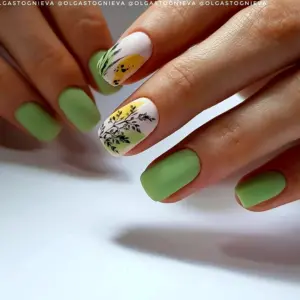 Маникюр оливковый с желтым