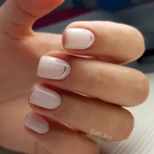 Ногти короткие квадратные молочные
