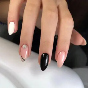Ногти средней длины