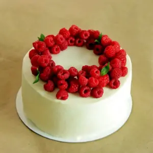Торт с малиной