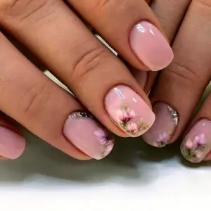 Весенний маникюр на короткие ногти